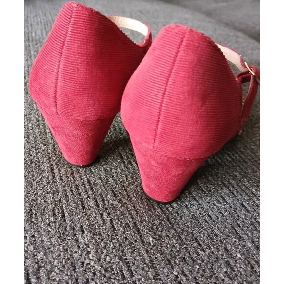 CHELSEA CREW Womens 7 T-strap Pumps Red Corduroy Mary Jane Pin Up Heels Retro - Picture 4 of 6